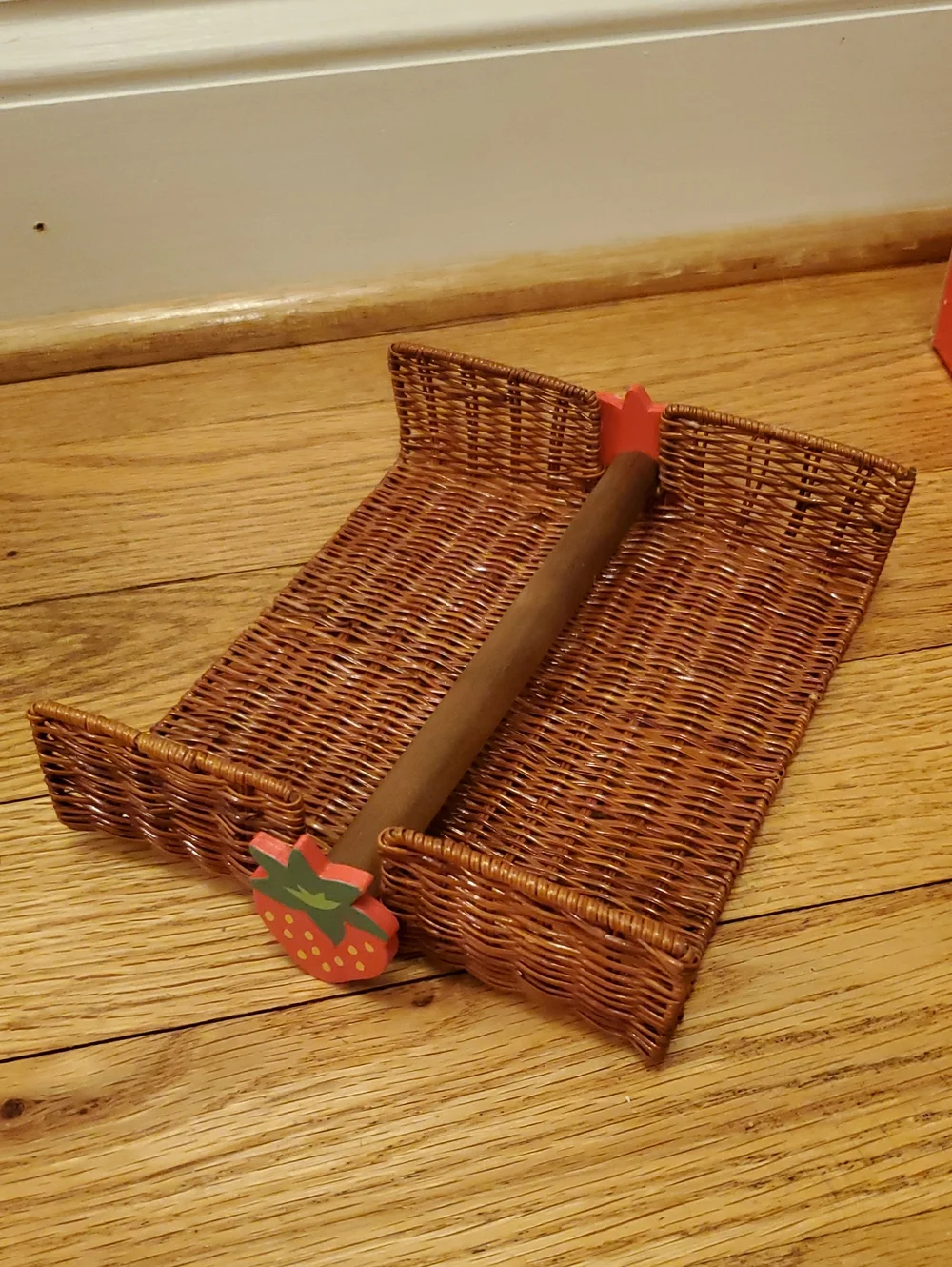 Vintage Avon Summer Hostess Wicker Set Strawberries 🍓